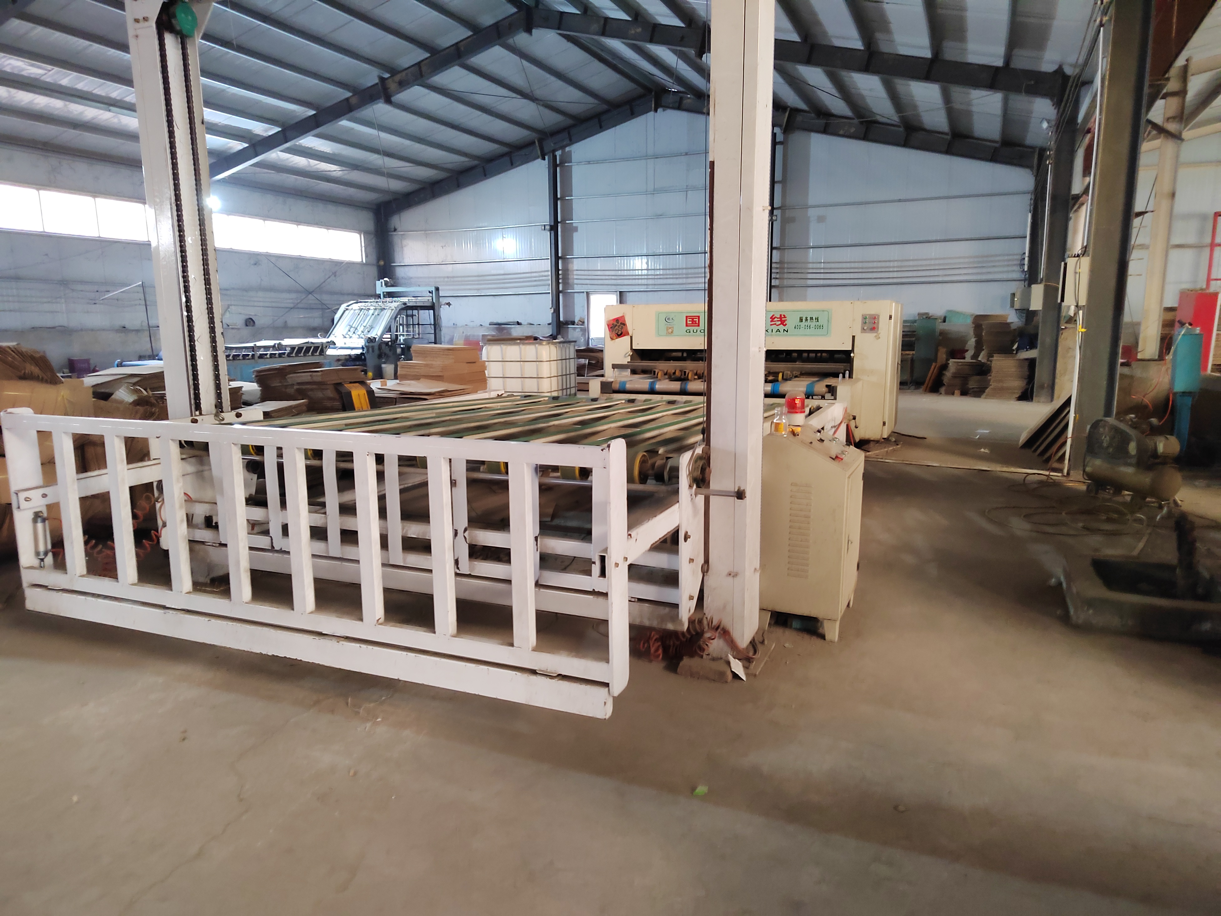 紙箱廠家機(jī)臺(tái)操作有哪些注意事項(xiàng)？